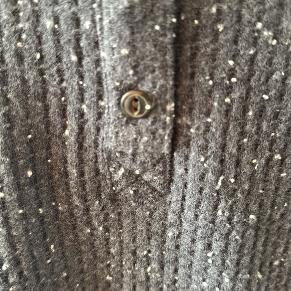 Old Navy - Henley - Picture 3 of 4